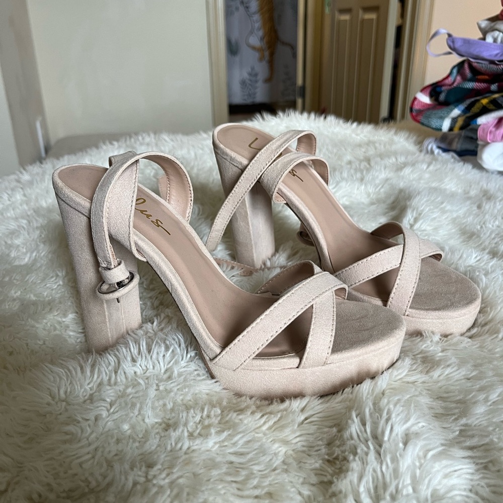 Lulus heels never worn